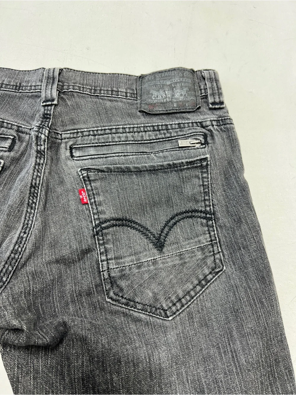 Levi’s 511 Slim Gray Distressed Jeans Zipper Back Pockets 34x30